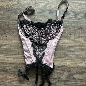 Frederick’s of Hollywood Elegant Pink and Black Lace Bustier 32